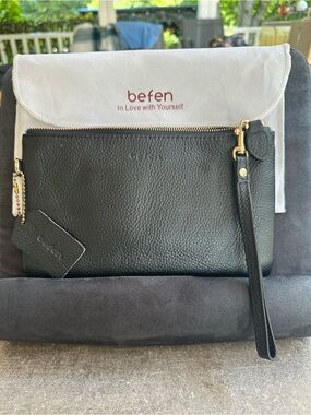 Befen Black Leather Wristlet Clutch